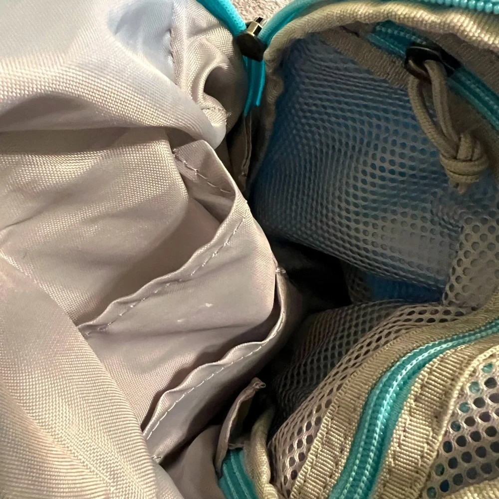 Columbia Unisex Silver Falls 15L Hydration Backpack / Blue / Excellent Condition